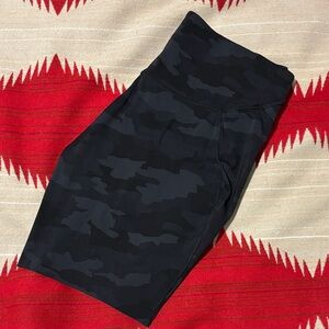 Lululemon base pace high rise short 8” black biker shorts size 14